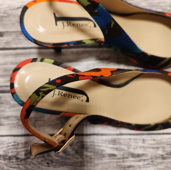 J.Renee Multi-Colored Heels with Floral Pattern and Gold Toe - Picture 7 of 10